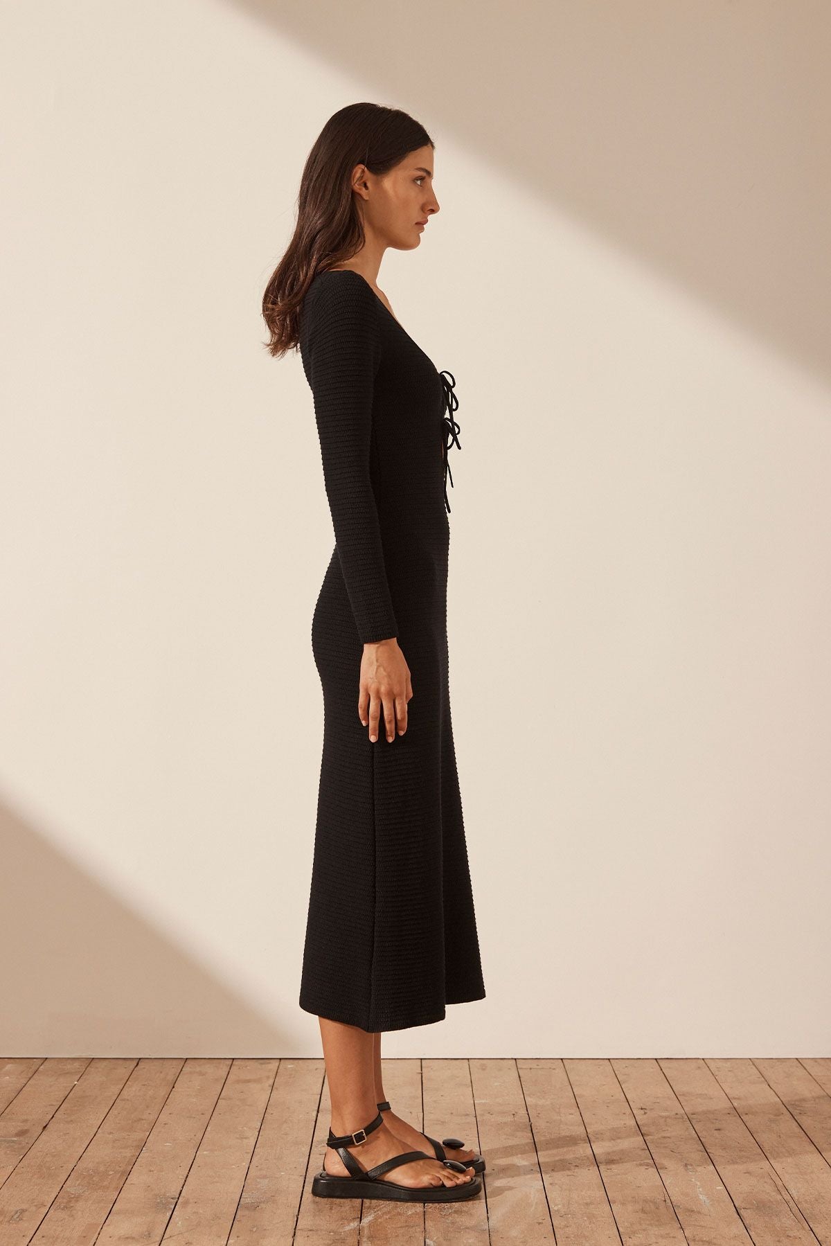 EVE LONG SLEEVE KEYHOLE MIDI DRESS BLACK