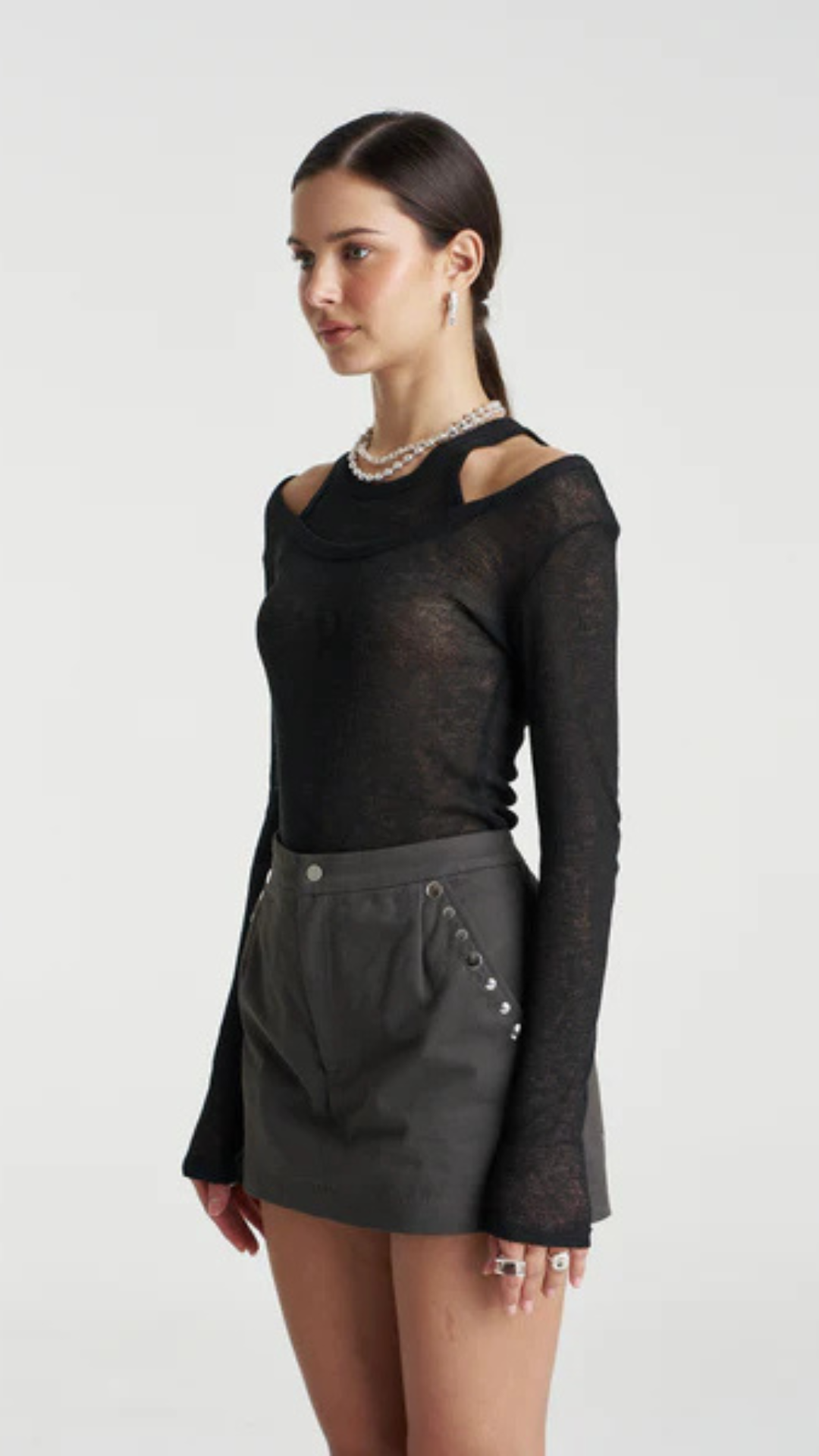 LS CUT OUT TOP-BLACK