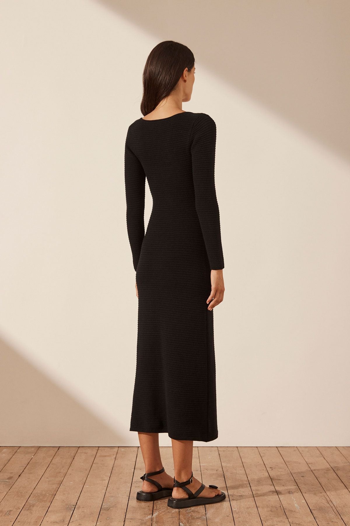 EVE LONG SLEEVE KEYHOLE MIDI DRESS BLACK