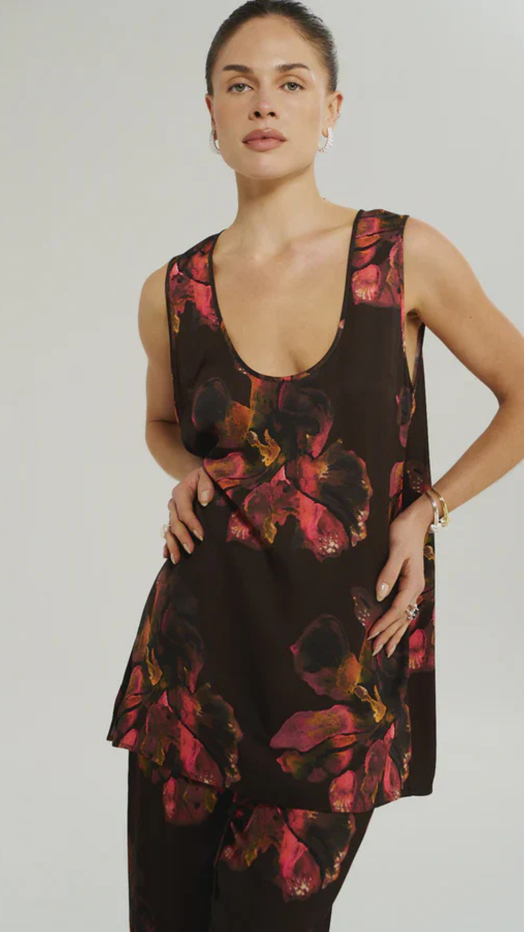 The Scoop Neck Tank -Chocolat Petals