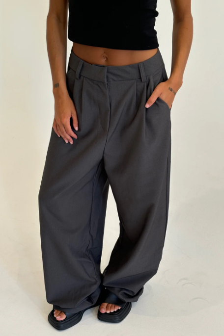 CHARCOAL TAILORED TROUSERS